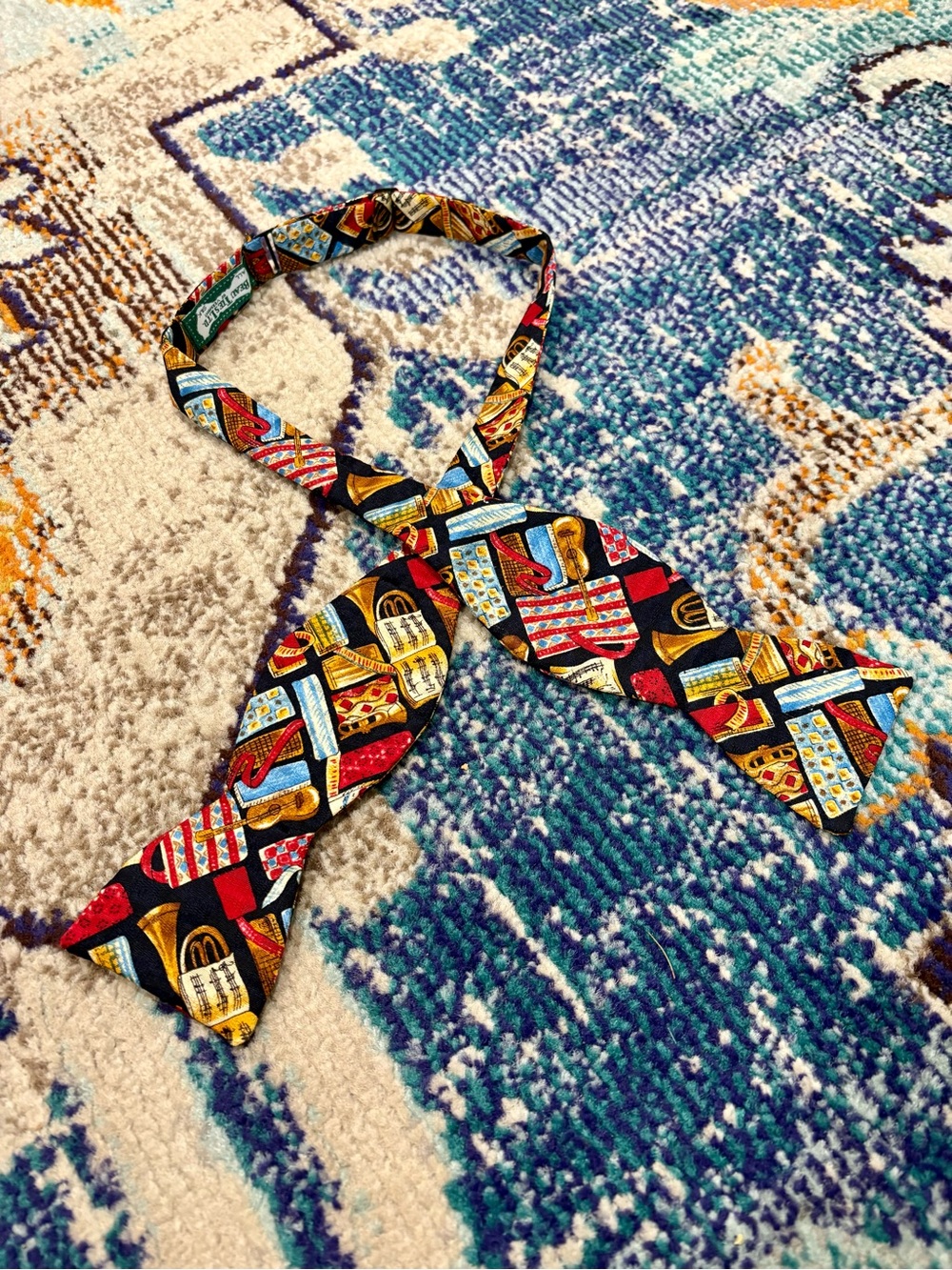 VTG 2000s Musical Instruments Bow Tie